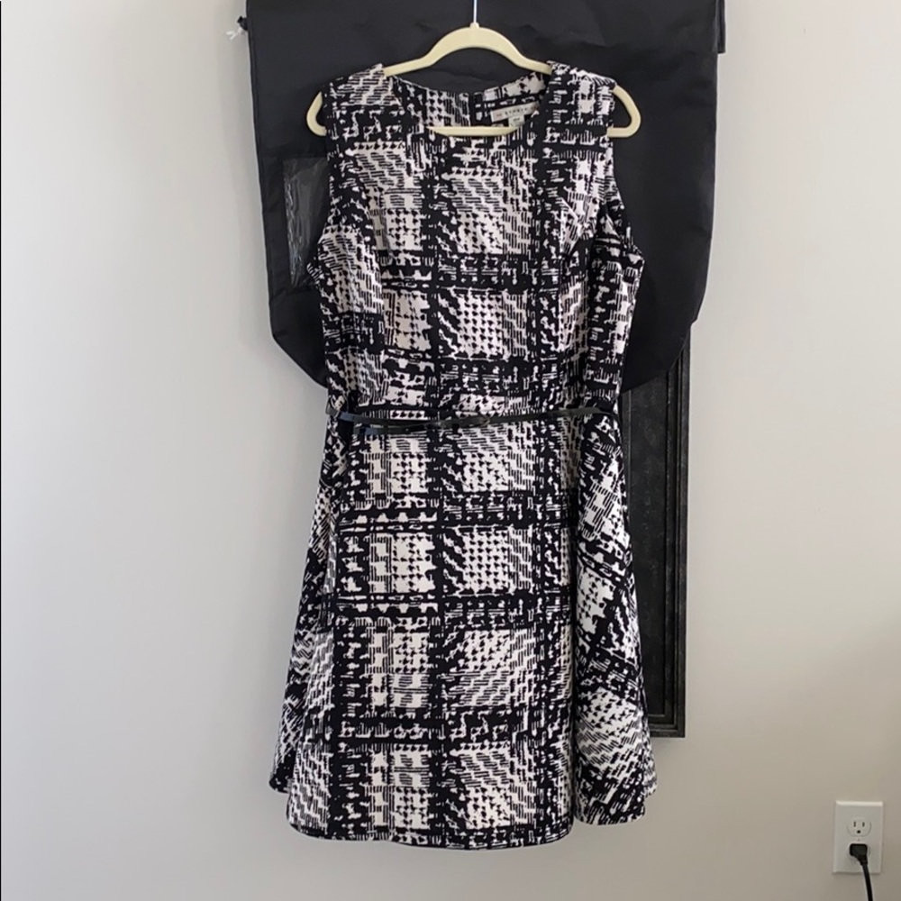 Sleeveless dress